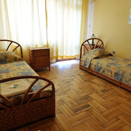 Family Hotel Prolet Šumen Exteriér fotografie
